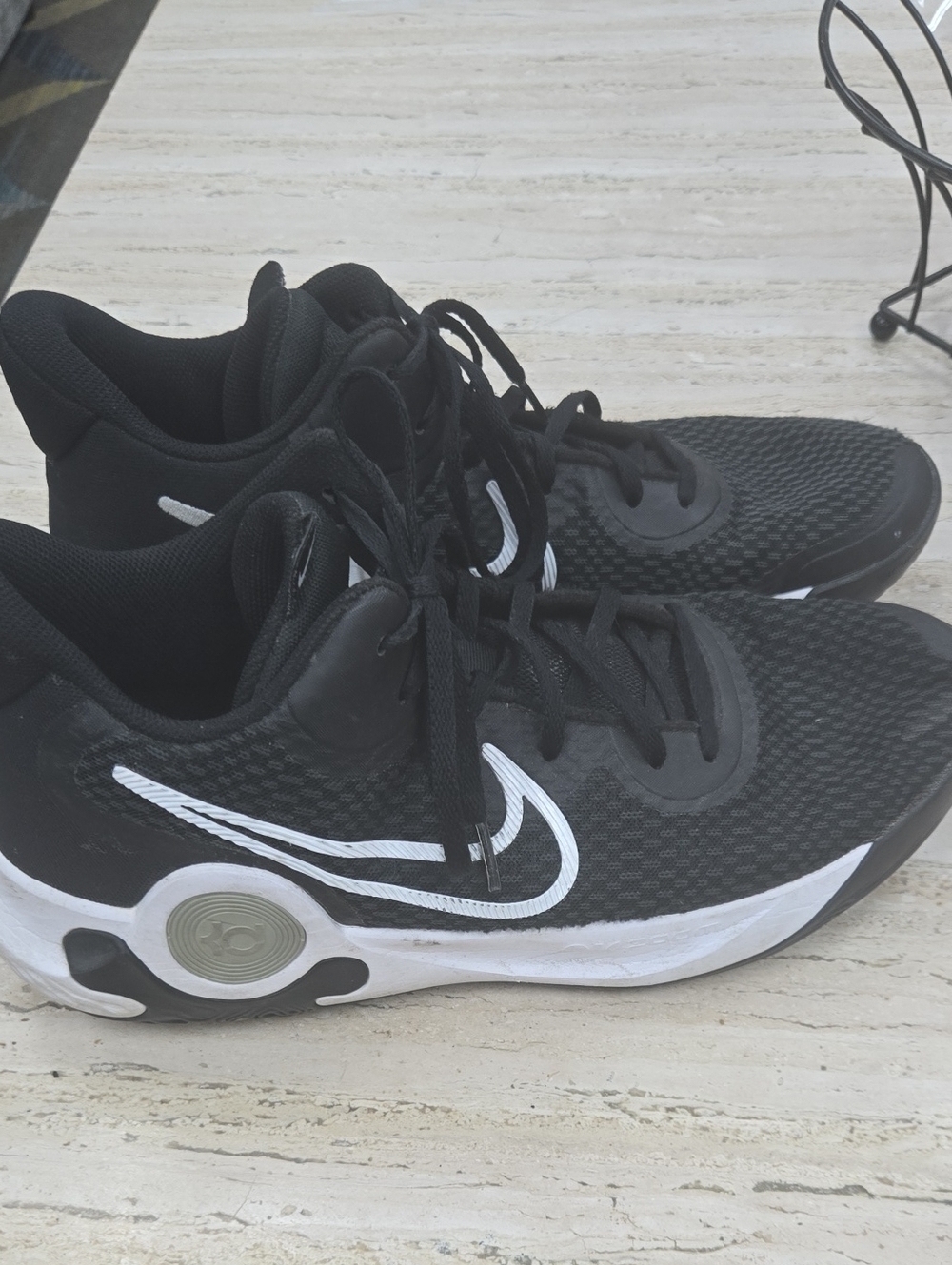 Nike Black and White Running Sneakers